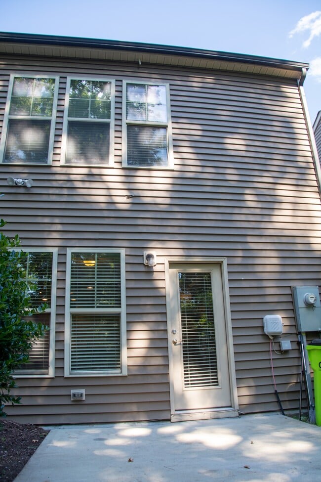 Photo - 122 Tuftin Dr