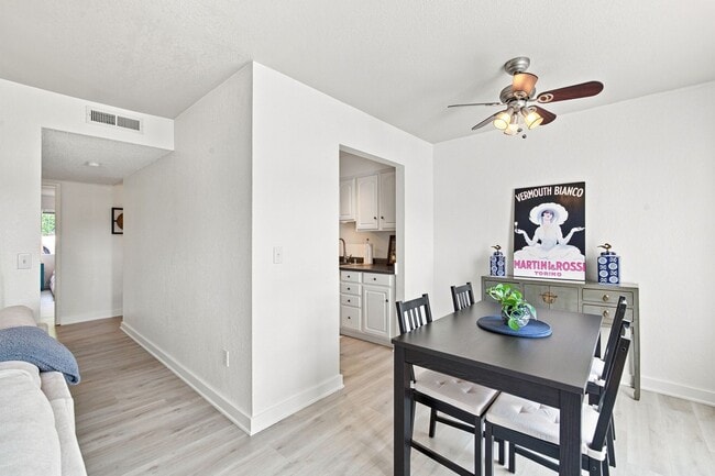 Photo - 9926 NE 116th St Unidad 302