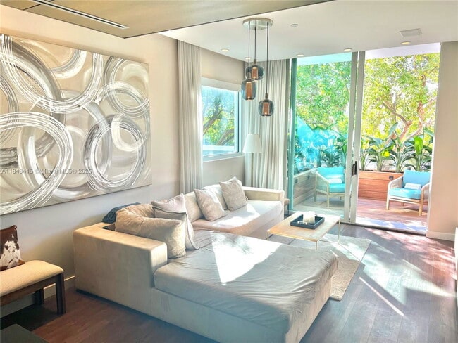 Photo - 1700 Meridian Ave Unit 204