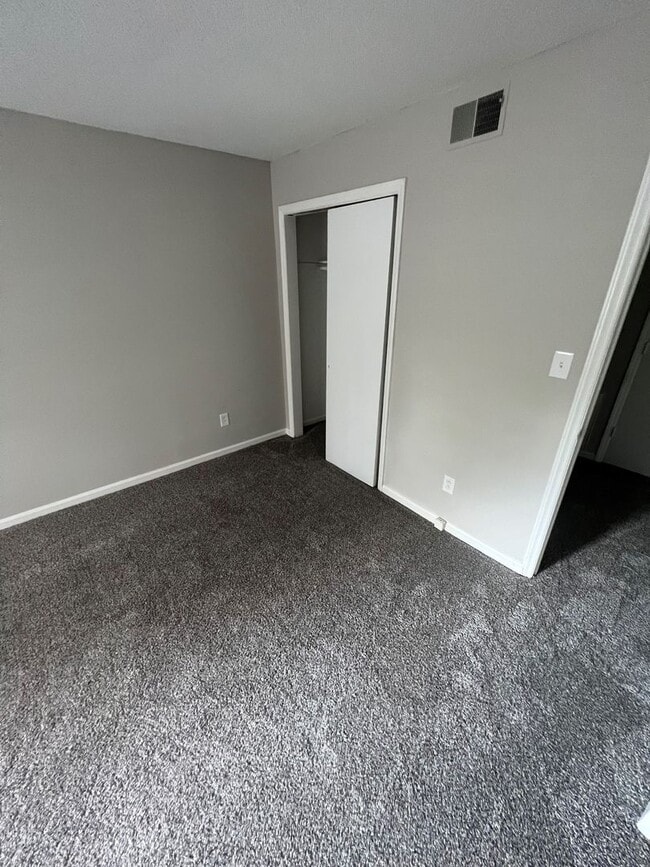 Photo - Coveniently Located 1 Bedroom 1 Bath Condo Unidad #27