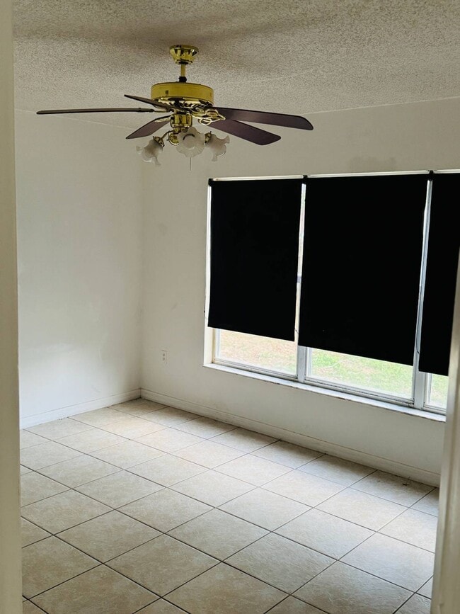 Photo - 810 Veronica Cir