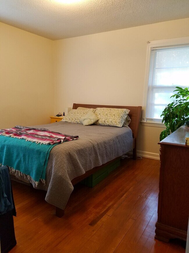Photo - Three Bedroom Corner Lot Walking Distance to Park Circle