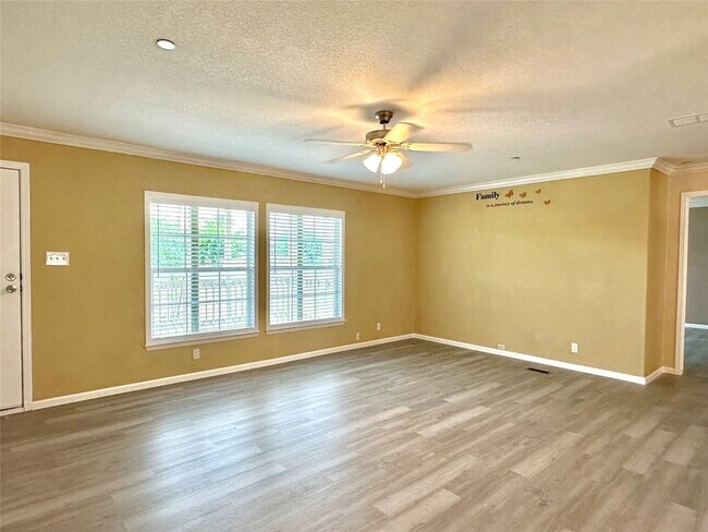 831 Country Club Rd