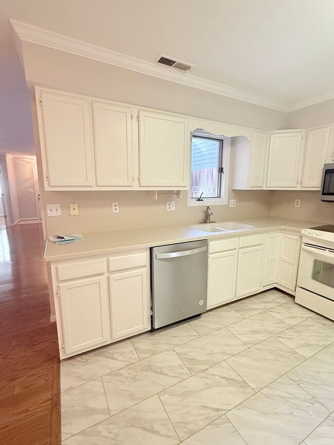 Photo - One Level 2 Bedroom, 2 Bath Condo in SW City