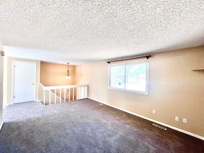 Photo - Large 3 Bedroom, 2 Bathroom Home With Attached 2 Car Garage in the Thompson Valley School Distric...