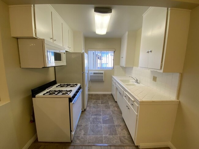 Photo - 241 E Alameda Ave