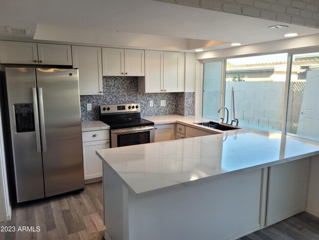 Building Photo - 4667 N 21st Ave Rental