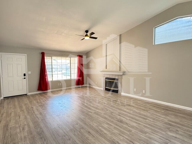 Photo - 490 E Bart Dr