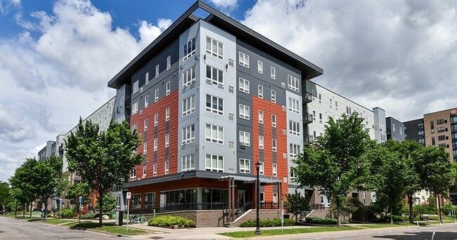 Building-Exterior-02-Radius-at-15th-Minneapolis-MN-5 - Radius Apartments