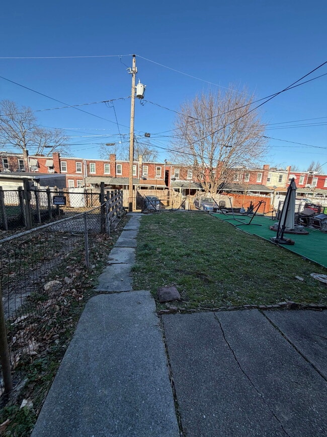 Photo - 631 E Madison St