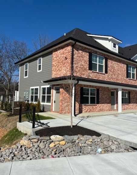 Photo - 311 Cainsville Rd