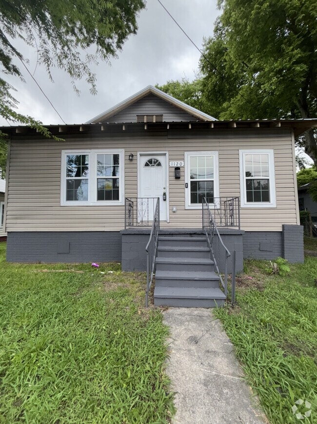 Building Photo - 1120 Elm Ave Rental