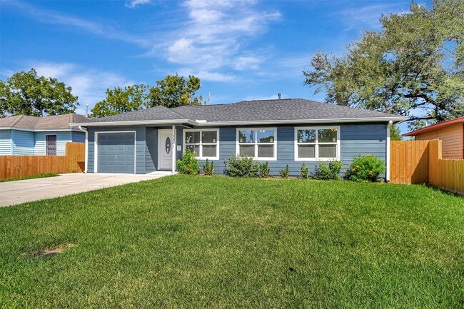 Photo - 1307 Belshire Rd