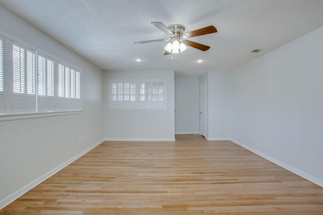 Photo - 3117 44th St