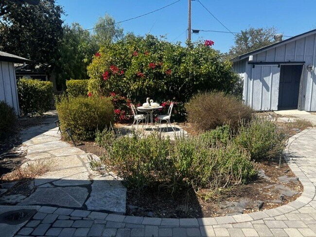 Photo - 1701 Calzada Ave