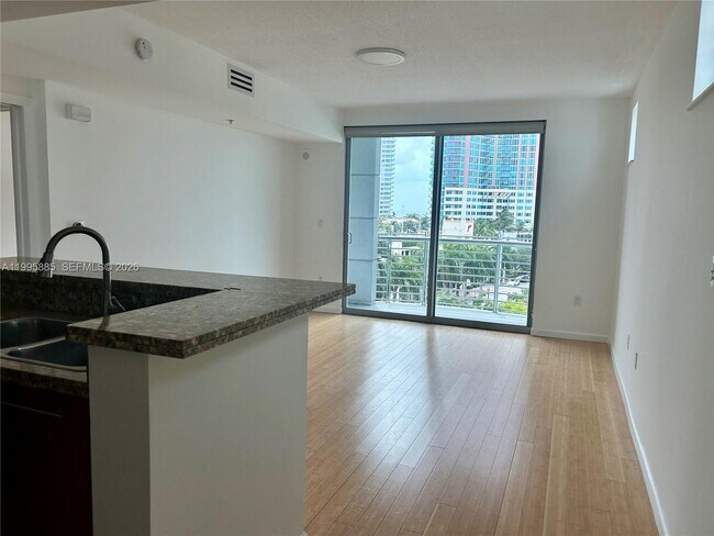 Photo - 110 Washington Ave Unit 1710