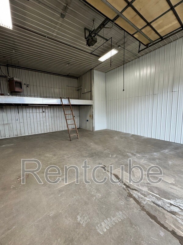 1745 John F Kennedy Rd