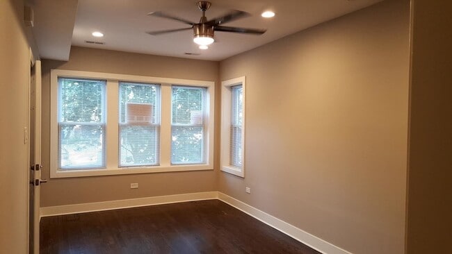 Living Room - 4812 S Damen Ave Unit 2