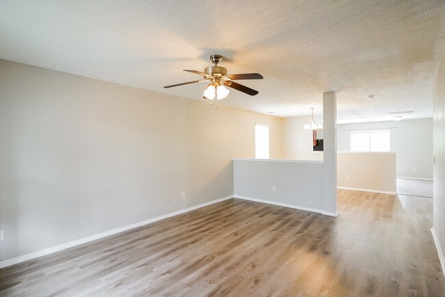 Photo - 2893 Creekbend Dr