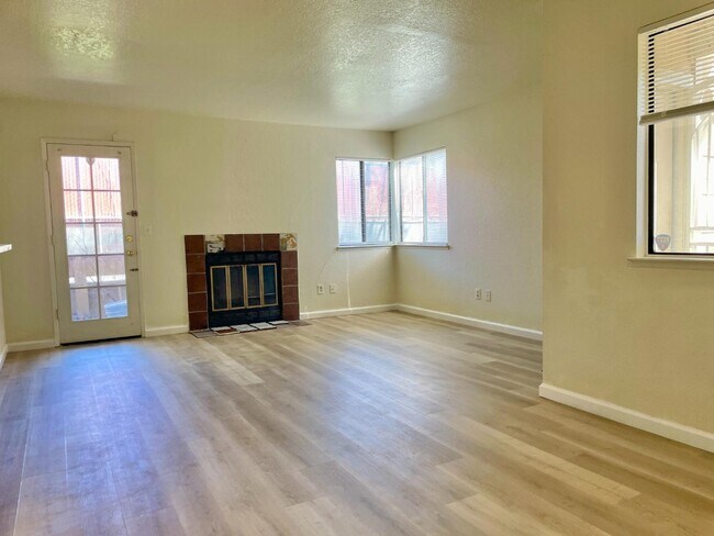 Photo - 1645 Pyrenees Ave