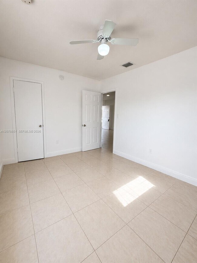 10841 SW 7th St Unit 1