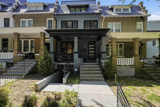 Photo - 756 Princeton Pl NW Unit 1