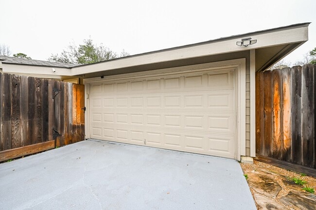 19414 Dianeshire Dr