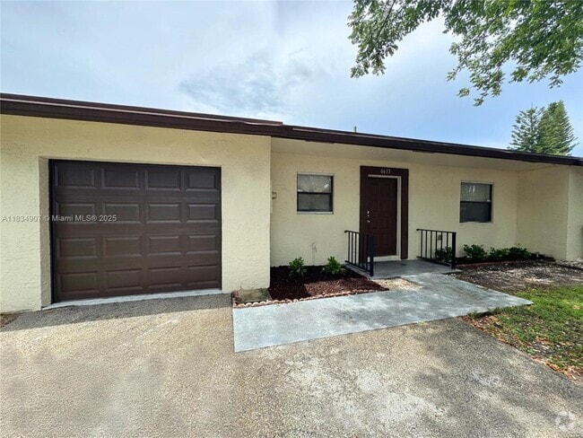 Building Photo - 6633 N Parkway Dr Rental