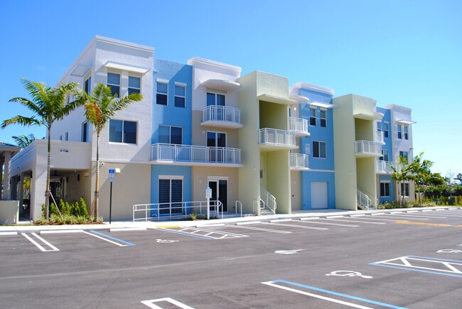 Water's Edge Apartment Homes