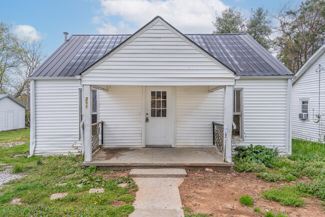 Photo - 201 Eastview Dr House