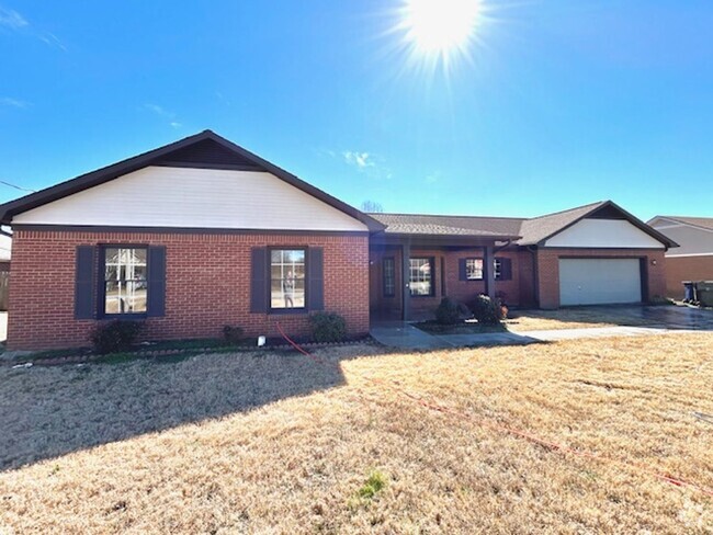 Building Photo - NEWLY RENOVATED 4 BEDROOM IN HARVEST Rental