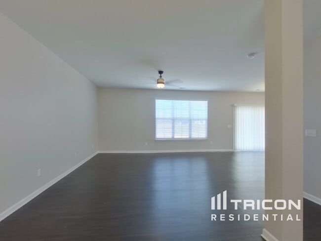 Photo - 715 Pollyanna Dr