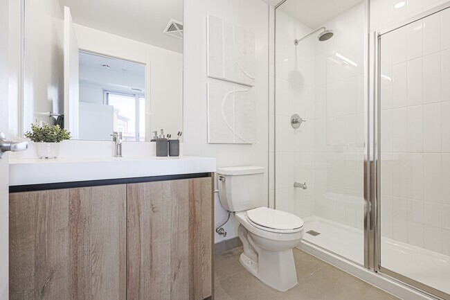 2-Bed, 2-Bath: Main Bathroom