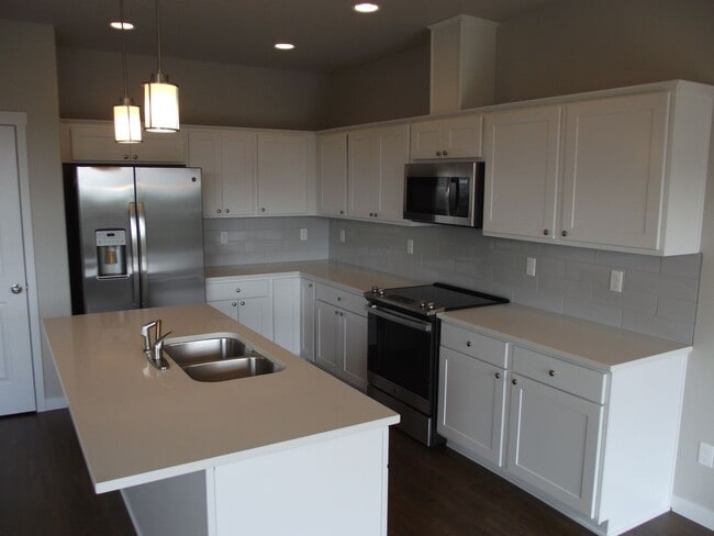 Photo - Spacious 4-Bedroom Home Near Philomath Sch...