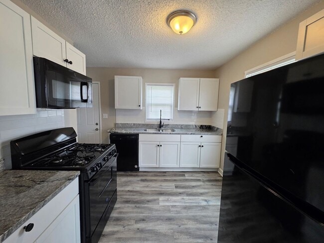 Photo - Spacious 2 Bed, 1.5 Bath Duplex Near Red Bridge