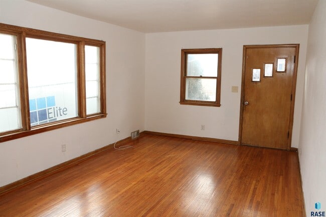 Photo - 2416 S Glendale Ave