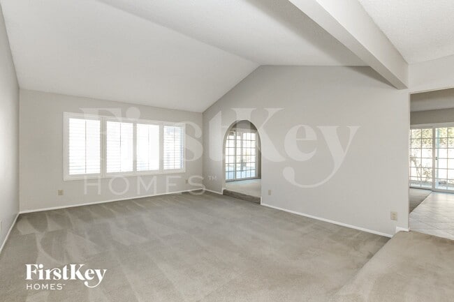 5236 W Cheryl Dr