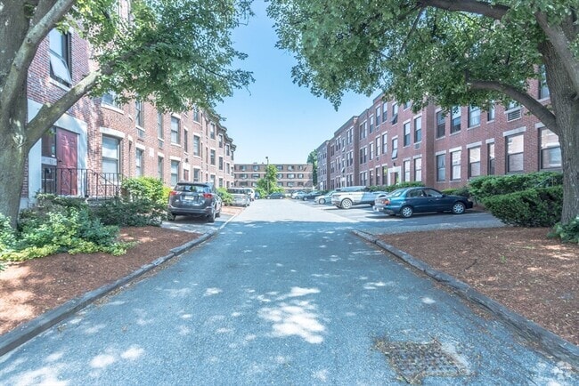 Building Photo - 2 Cypress Rd Unit 204 Rental