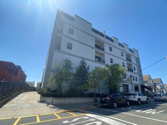 Building Photo - 517 74th St Unit 204