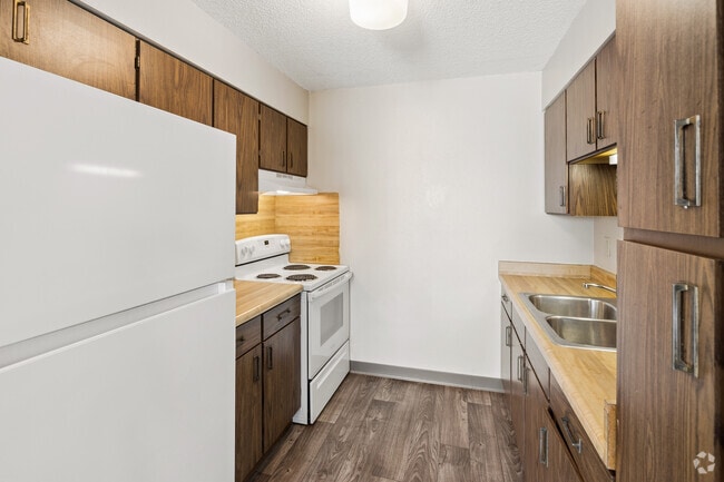 2BR, 1BA - 825SF - Kitchen