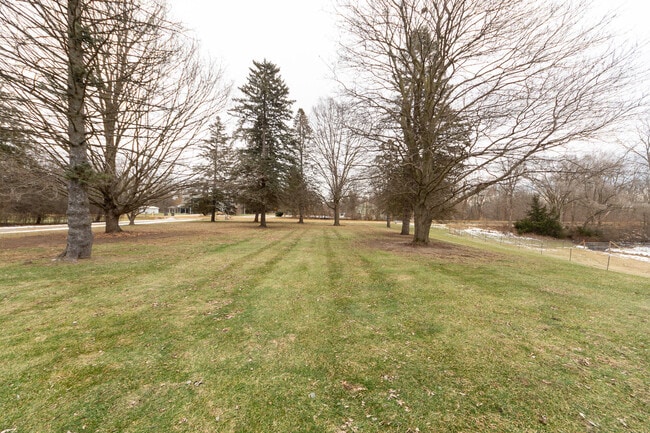 Photo - 18485 Ridge Rd