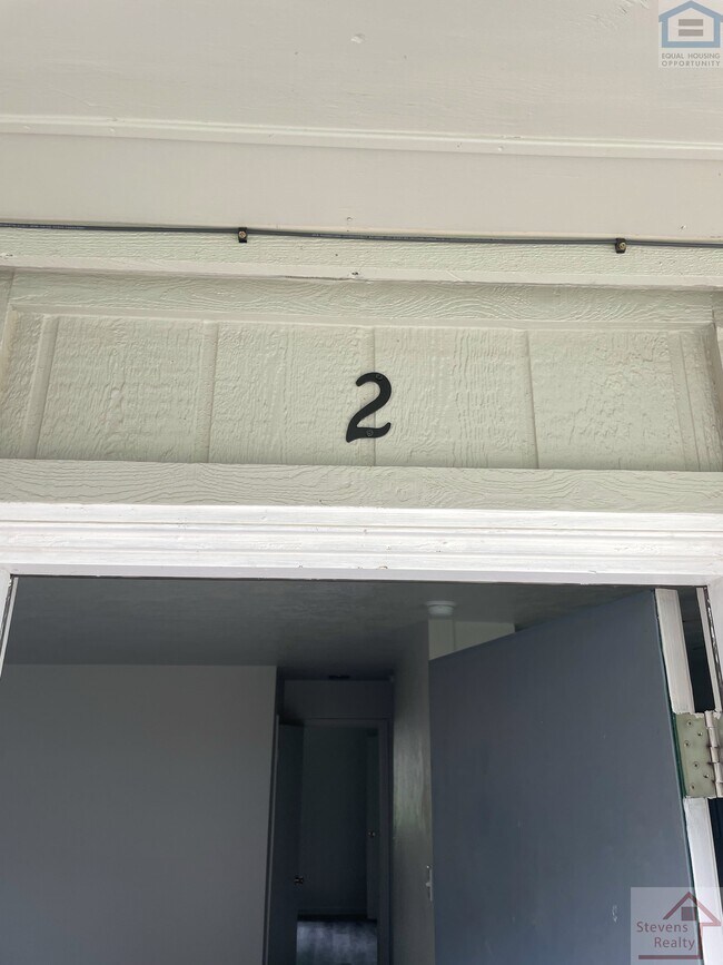 Photo - 1502 NW Kingsbury Ave Unit 2