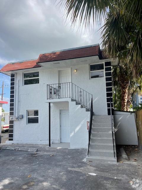 Building Photo - 302 N Tamarind Ave Rental