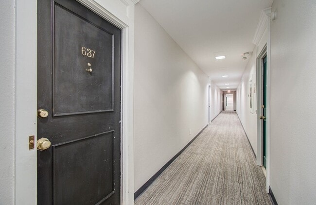 Photo - 355 N Post Oak Ln Unit 637