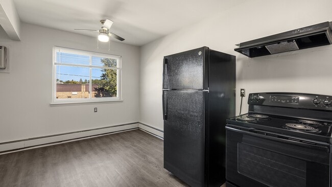 1BR - Classic Kitchen