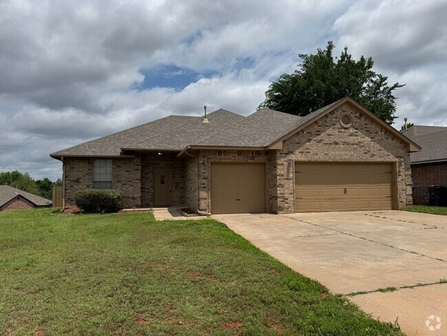 Building Photo - 4 Bedroom in Edmond Rental