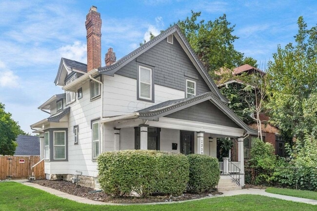 Building Photo - 2339 Summit St