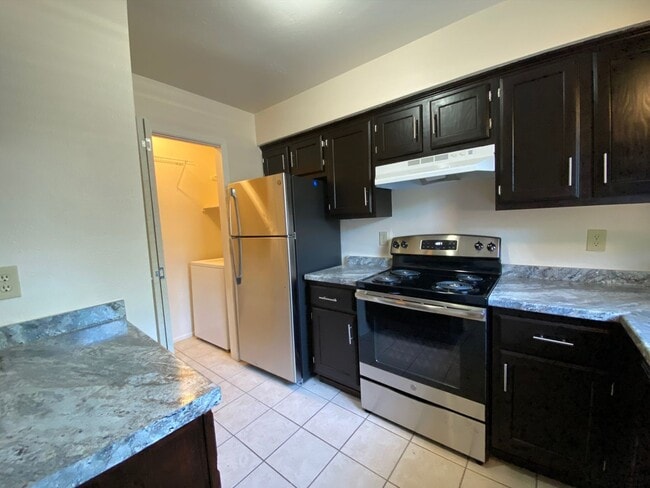 Photo - College Station -2 bedroom/ 2.5 bath - 2 story condo with washer/dryer!!