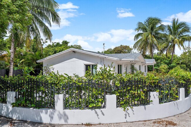 Photo - 100 NW 40th St