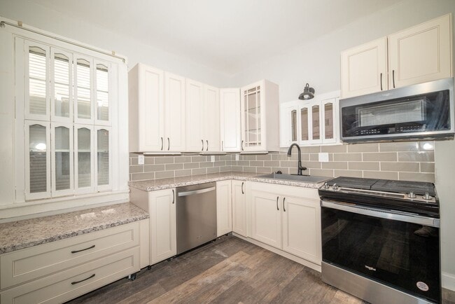 Photo - 405-407 W Main St - Duplex Unit 405